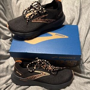 Brooks Woman’s Leopard Black Running Shoes